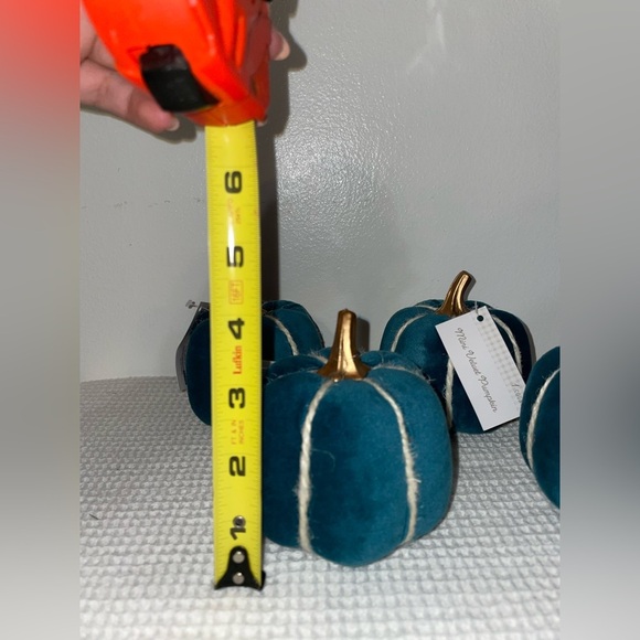 Mini velvet pumpkins - set of 4- target bullseye playground - Picture 2 of 7